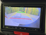 【バックカメラ】駐車時に後方がリアルタイム映像で確認できます。大型商業施設や立体駐車場での駐車時や、夜間のバック時に大活躍!運転スキルに関わらず、今や必須となった装備のひとつです!