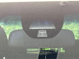 【シティブレーキアクティブシステム】低速走行中に前方の車両等を認識し、衝突しそうな時は警報とブレーキで衝突回避と被害軽減をアシスト。より安全にドライブをお楽しみいただけます。