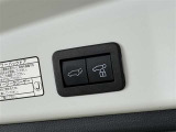 【パワーバックドア】ボタン一つでドアの開閉も楽々操作できます。
