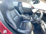 運転席シート廻りは使用感も少なく、良好な状態となっています。丁寧に使われていたことがよくわかりますね。