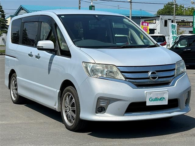 セレナ 2.0 ハイウェイスター Vセレクション 4WD 4WD 修復歴無し