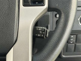 【クルーズコントロール】こちらを操作いただくことで、車は一定速度を維持したまま走行し続けます ブレーキ操作やスイッチを切ることで通常走行に戻ります