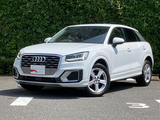 Q2 1.0 TFSI スポーツ