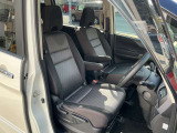 ひじ掛けがついていて運転が楽になります