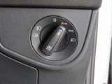 ダイヤル式のヘットライトスイッチです。Auto機能あります。