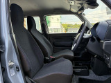 ホールド感ある運転席は