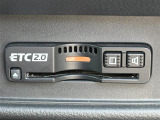 【ETC2.0(DSRC)】ETCカードを挿入すれば料金所はノンストップで通過できます。ETC限定の割引や、高速道路の情報提供サービスを利用できます。