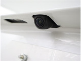 バックカメラが付いているので後方確認が非常にしやすいです。今や運転初心者も熟練者も必須装備!ついていて損はないですね♪
