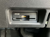 ETC車載器付きです♪高速道路をスイスイと通過!で、キャシュレス!クルマは料金所をノンストップで通過することができます☆