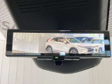 【インテリジェント ルームミラー】車両後方のカメラ映像をミラー面に映し出すので、車内の状況や、天候などに影響されずいつでもクリアな後方視界が得られます!