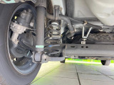 お車を安心してお乗りいただく為には、足回りの定期点検が欠かせません。サービスサポート(有償保証)では無料点検もご提供しており、安心のカーライフをお過ごしいただけるサポート体制が整っています。