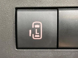 【パワースライドドア】スマートキーや運転席のスイッチでスライドドアの開閉が可能♪電動だから力を入れてドアを開ける必要が無く、小さいお子様でも、重い荷物を持っている時もラクに開け閉めできます♪