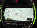 ●純正ナビ:一体感のあるナビは、高級感ある車内を演出してくれます。オーディオ機能も充実しておりますので、運転もより楽しめます♪