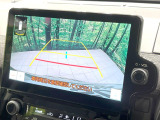 【バックカメラ】駐車時に後方がリアルタイム映像で確認できます。大型商業施設や立体駐車場での駐車時や、夜間のバック時に大活躍!運転スキルに関わらず、今や必須となった装備のひとつです!