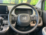 【純正革巻きステアリング】上質な革を使用することで、手にしっかり馴染みとても運転しやすいハンドルです♪