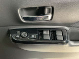 運転席のパワーウインドウ等操作部