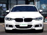 BMW在庫保有台数常時100台以上!ご来店の際はBMW本店(厚木市下荻野140-1)にご来店ください!弊社自慢の全天候型ショールーム!BMW在庫保有台数常時100台以上ございます!