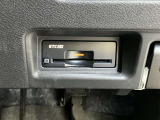 ETC車載器付きです♪高速道路をスイスイと通過!で、キャシュレス!クルマは料金所をノンストップで通過することができます☆
