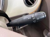 【オートライト】周りの明るさに応じて自動でヘッドライトの点灯・消灯ができる機能です!ライトの付け忘れ・消し忘れなどが無くなり、雨の日や夕方の走行も安心!トンネル通過時も便利ですね♪