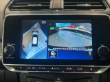 前後左右4つのカメラで、上から見たような映像をお届け、駐車時も安心、アラウンドビューモニター付(肉眼では確認し辛い左前の映像に切り替えることも可能です)。