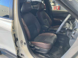運転席まわりです。運転席からの視界が左右に広く隅々まではっきりと見渡せます!クルマの前端も把握しやすく安心して運転できます!