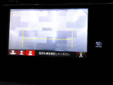 バックカメラの画像です。ガイドラインがスムースな車庫入れをサポートいたします。車庫入れの安心感がアップしますね。