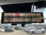 スマートルームミラー♪たくさん荷物を載せても、バックカメラで映像を映すので後方の視界も確保!!様々なシーンで活躍する便利装備☆