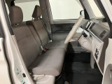 運転席も広々としています♪