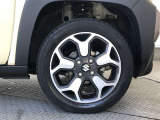 純正15インチアルミ!タイヤサイズは165/60R15です