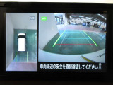 アラウンドビューモニターで車庫入れも空から見ている様に駐車できラクラクです。