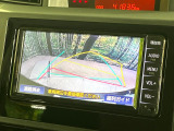 【バックカメラ】駐車時に後方がリアルタイム映像で確認できます。大型商業施設や立体駐車場での駐車時や、夜間のバック時に大活躍!運転スキルに関わらず、今や必須となった装備のひとつです!