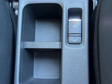 パーキングもスイッチ式!AUTO HOLDのスイッチも☆信号待ちの時などに、ブレーキを保持してくれます☆おススメの装備です♪♪