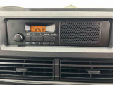 AM/FM対応ラジオデッキ装備。ラジオを聴きながら、運転中もリラックス!