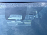 【トヨタセーフティセンス】走行中に前方の車両等を認識し、衝突しそうな時は警報とブレーキで衝突回避と被害軽減をアシスト。より安全にドライブをお楽しみいただけます。
