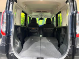 普段のお買い物や通勤、送迎等に十分な荷室スペースを確保しております。セカンドシートを倒すと、大きな荷物の積載も可能です♪
