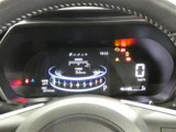昼間でも夜間でも、くっきり見やすい、高質感メーターです。
