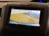 【バックカメラ】リバースにするだけで映ります、後方の安全確認や、狭い駐車場での車庫入れ、雨の日や夜間など視界の悪い時に便利です!安全にバックする為には欠かせない装備です。