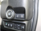 運転席にいながら後席電動スライドドアの開閉が可能です。