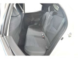 中古車をキレイで気持ちよくお乗りいただけるよう、エンジンルームからシートを外した洗浄まで、目に見えない部分も徹底的に洗浄しています!