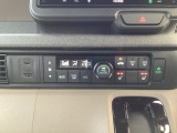 運転席・助手席とそれぞれシートヒーターがついてます。寒い冬には嬉しい機能です!
