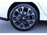 【BMWアロイホイル】軽量かつ強度に拘ったアロイホイル。走行性能ポテンシャルを引き出す設計。
