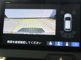 後方確認はオマカセのリアカメラ付です。雨天時や夜間のバック駐車時などで特に視界の安全確認に役立ちます。