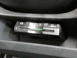 ETC車載器付きです。高速道路の料金所渋滞も解消!落ち着いてスムーズに通過できます。今や必需品の一つとなった装備ですね。