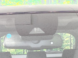 【トヨタセーフティセンス】走行中に前方の車両等を認識し、衝突しそうな時は警報とブレーキで衝突回避と被害軽減をアシスト。より安全にドライブをお楽しみいただけます。