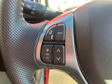 ステアリングスイッチ付きのハンドル!運転に支障をきたすことなくナビ操作が可能です!!