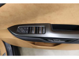 運転席ドアスイッチ回りの画像です。