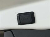 【パワーバックドア】ボタン一つでドアの開閉も楽々操作できます。