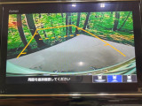 【バックカメラ】駐車時に後方がリアルタイム映像で確認できます。大型商業施設や立体駐車場での駐車時や、夜間のバック時に大活躍!運転スキルに関わらず、今や必須となった装備のひとつです!