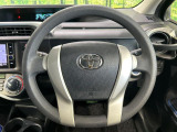 インテリアに合わせたデザインのステアリングは、運転される方のことも考え、運転しやすい形状、大きさです。是非一度、実際に触ってお確かめください。