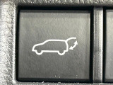 【パワーバックドア】スマートキーや運転席のボタンを押すだけでリアゲートが自動で開閉します!荷物を持っている時や、高い位置にあるバックドアを閉める際に便利な機能です♪
